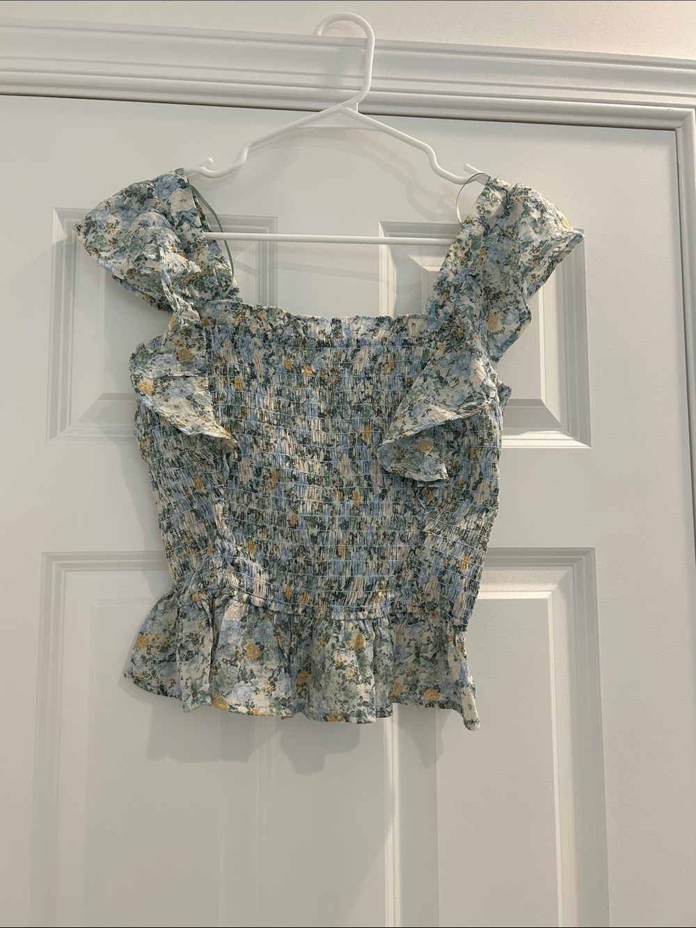 Smocked Floral Ruffle Tank Top - size small